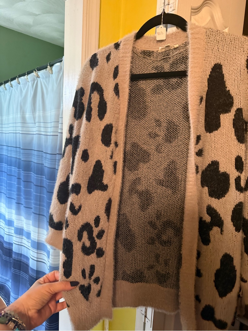 Jessica Simpson gray and Black Leopard-Print Open Cardigan